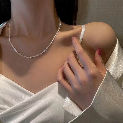 Collier Scintillant Argenté – Élégance Moderne